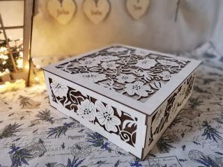 Dárková krabička s květinami- BOX01