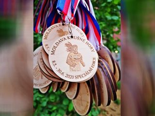 Medaile 70 mm - dřevo- motiv na přání