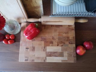 Řeznické prkénko z bukového dřeva 380 x 270 mm - KP06